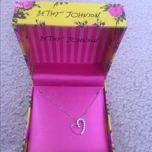 Betsey Johnson heart necklace